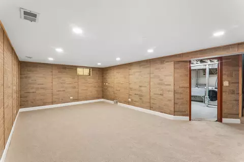Other - 807 E Golfview Dr, Mount Prospect, IL 60056 photo 2 of 7