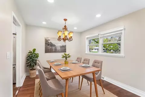 Dining - 807 E Golfview Dr, Mount Prospect, IL 60056 photo 1 of 1