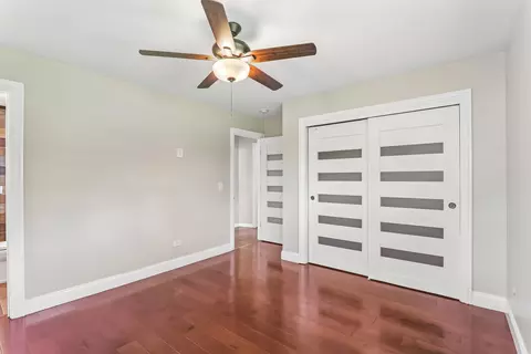 Bedroom - 807 E Golfview Dr, Mount Prospect, IL 60056 photo 2 of 7