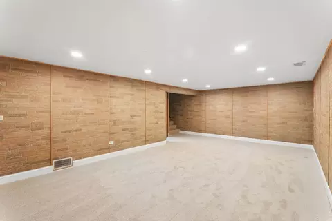 Other - 807 E Golfview Dr, Mount Prospect, IL 60056 photo 3 of 7