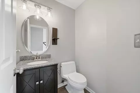 Bath - 2075 Corinne Rd, Aurora, IL 60506 photo 1 of 3