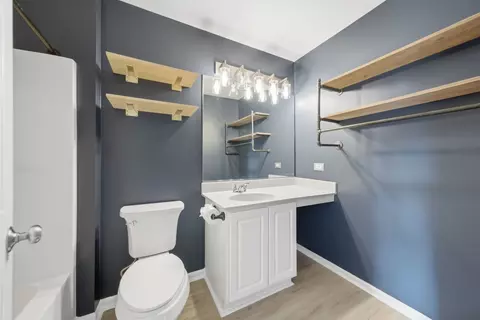 Bath - 2075 Corinne Rd, Aurora, IL 60506 photo 3 of 3