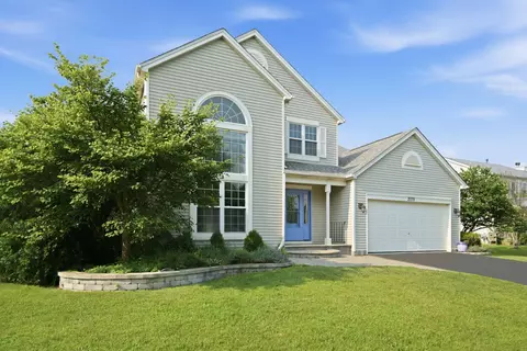 Exterior - 2075 Corinne Rd, Aurora, IL 60506 photo 2 of 4