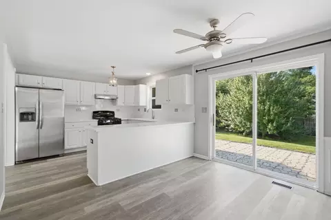 Kitchen - 2075 Corinne Rd, Aurora, IL 60506 photo 4 of 4