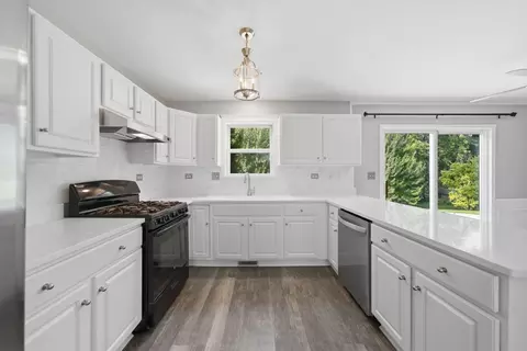 Kitchen - 2075 Corinne Rd, Aurora, IL 60506 photo 3 of 4
