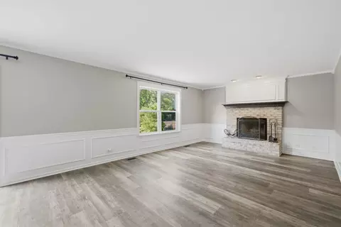 Living - 2075 Corinne Rd, Aurora, IL 60506 photo 2 of 5