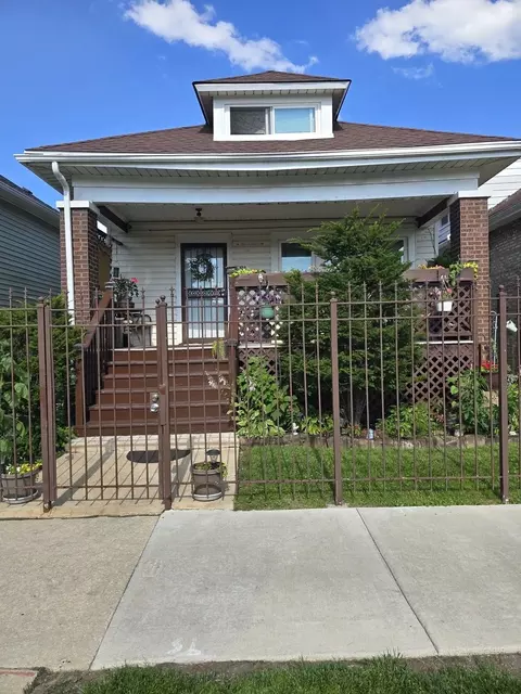 6515 S Mozart St, Chicago, IL 60629