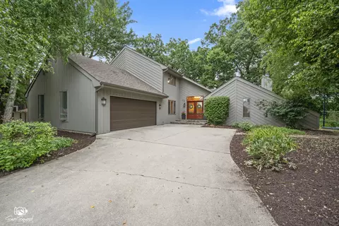 619 Westridge Rd, Joliet, IL 60431