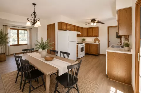 Dining - 1509 Hickory St, Mchenry, IL 60051 photo 1 of 1