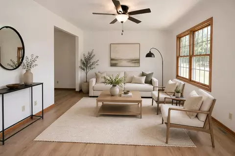 Living - 1509 Hickory St, Mchenry, IL 60051 photo 1 of 2