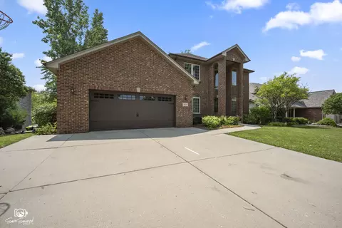 Exterior - 16511 W Springview Dr, Lockport, IL 60441 photo 2 of 5