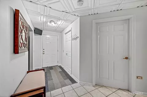 1500 S Ardmore Ave #308, Villa Park, IL 60181