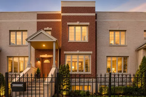 2952 W Warren Blvd, Chicago, IL 60612