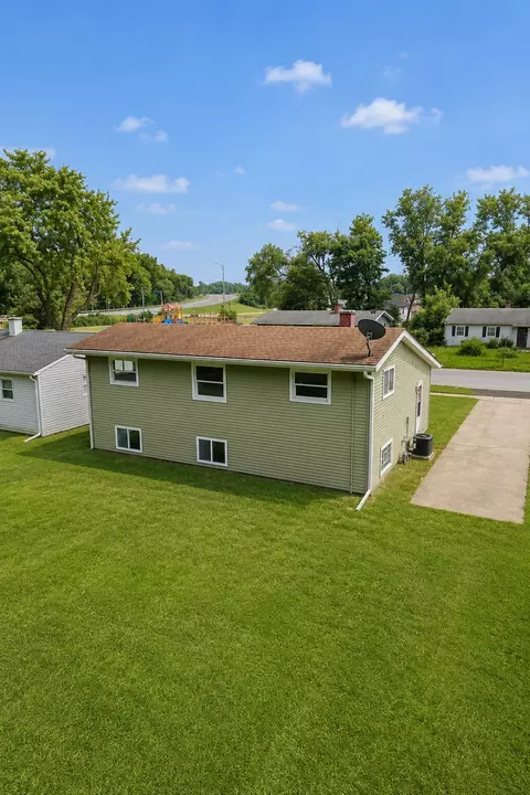 View/Area - 3236 Roesner Dr, Markham, IL 60428 photo 2 of 3