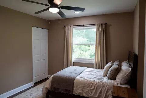 Bedroom - 3236 Roesner Dr, Markham, IL 60428 photo 2 of 4