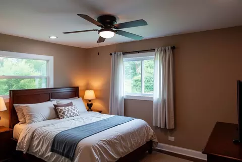 Bedroom - 3236 Roesner Dr, Markham, IL 60428 photo 1 of 4