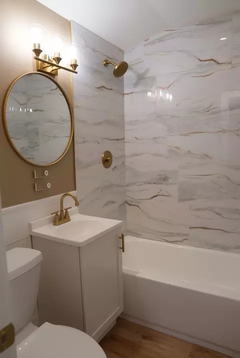 Bath - 3236 Roesner Dr, Markham, IL 60428 photo 1 of 2