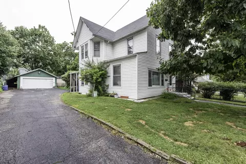 224 S Lincoln Ave, Waukegan, IL 60085