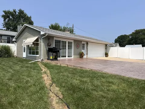 Exterior - 1815 13th St, Peru, IL 61354 photo 5 of 6