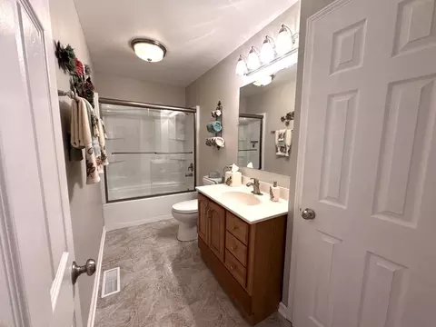 Bath - 1815 13th St, Peru, IL 61354 photo 1 of 1