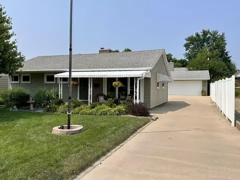 Exterior - 1815 13th St, Peru, IL 61354 photo 2 of 6