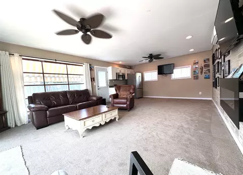 Living - 1815 13th St, Peru, IL 61354 photo 4 of 5