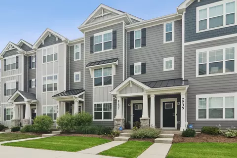 2237 Glacier St, Mundelein, IL 60060