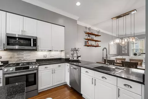 Kitchen - 7521 Brown Ave #E, Forest Park, IL 60130 photo 3 of 6