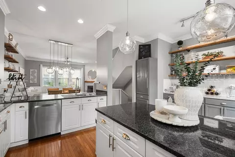 Kitchen - 7521 Brown Ave #E, Forest Park, IL 60130 photo 6 of 6