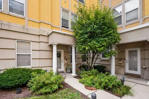 Exterior - 7521 Brown Ave #E, Forest Park, IL 60130 photo 2 of 3