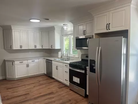 Kitchen - 7 S410 Midfield Dr, Aurora, IL 60506 photo 1 of 1