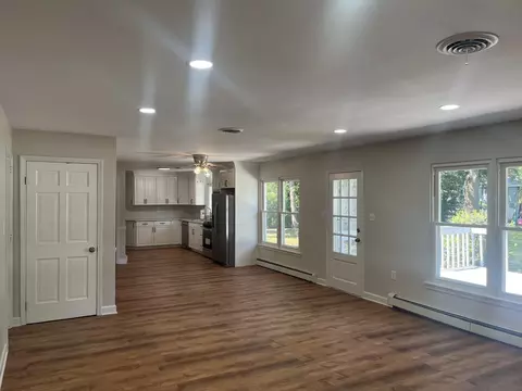 Living - 7 S410 Midfield Dr, Aurora, IL 60506 photo 2 of 6