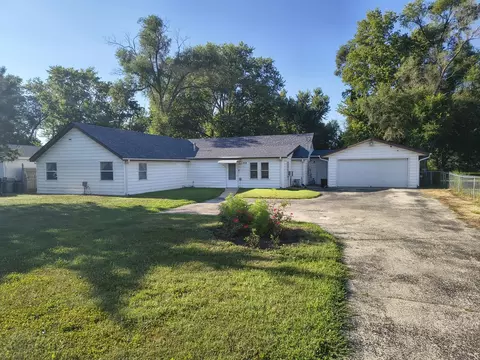 328 Ralston Rd, Machesney Park, IL 61115