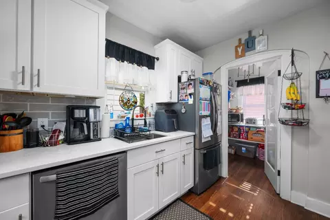 2325 29th St, Moline, IL 61265 photo 9