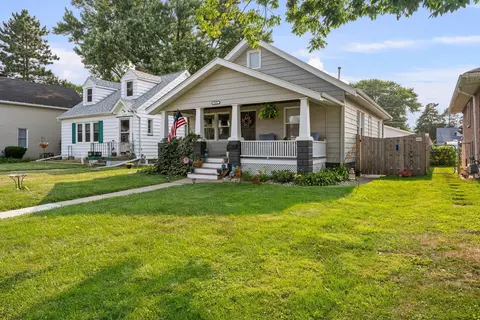 2325 29th St, Moline, IL 61265