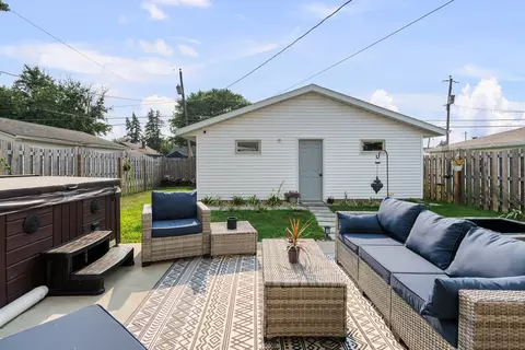 2325 29th St, Moline, IL 61265 photo 24