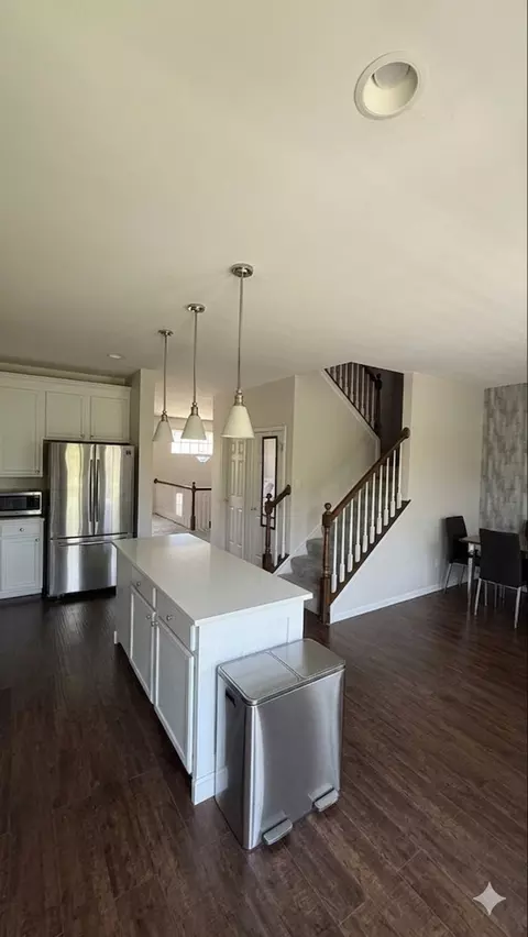 Kitchen - 809 Brodhead Dr, Aurora, IL 60504 photo 3 of 3