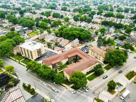 View/Area - 5024 N Austin Ave #2E, Chicago, IL 60630 photo 1 of 10