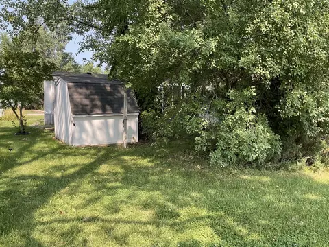 Exterior - 184 Windward, Lakemoor, IL 60051 photo 7 of 8
