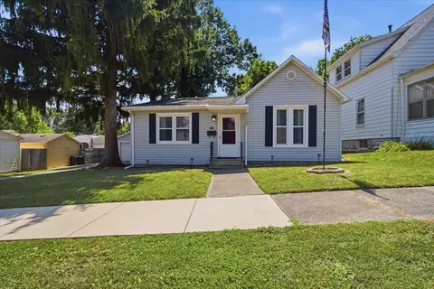 Exterior - 713 E Buchanan St, Bloomington, IL 61701 photo 2 of 12
