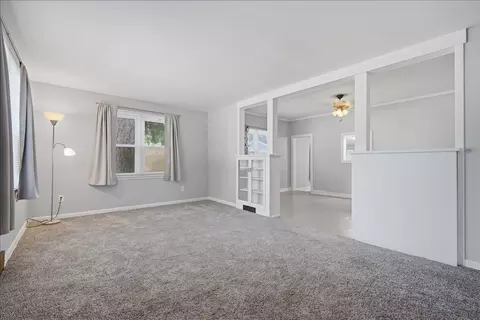 Living - 713 E Buchanan St, Bloomington, IL 61701 photo 1 of 4