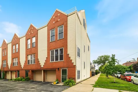 555 N Artesian Ave #L, Chicago, IL 60612