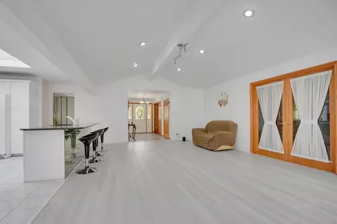 Living - 14650 Lamon Ave, Midlothian, IL 60445 photo 2 of 2