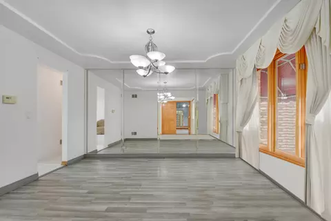 Living - 14650 Lamon Ave, Midlothian, IL 60445 photo 1 of 2