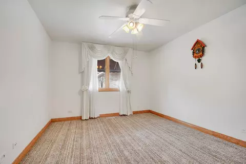 Bedroom - 14650 Lamon Ave, Midlothian, IL 60445 photo 4 of 4