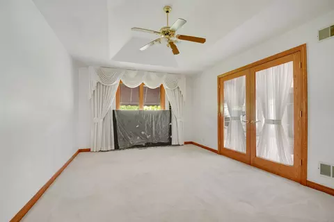Bedroom - 14650 Lamon Ave, Midlothian, IL 60445 photo 1 of 4