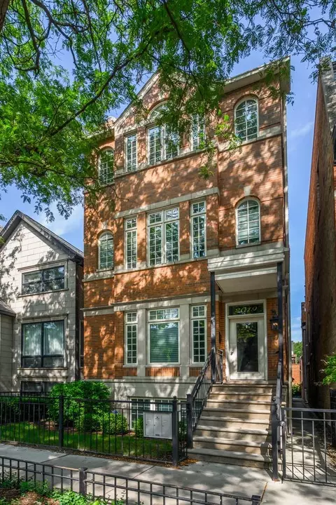 2019 N Racine Ave #3, Chicago, IL 60614