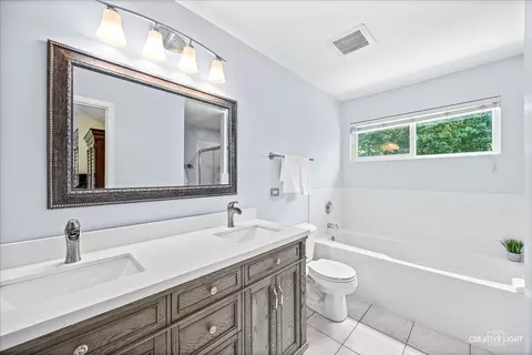 Bath - 3825 Deville Ln, Saint Charles, IL 60175 photo 2 of 4