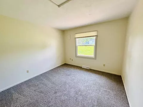 Bedroom - 1009 1011 14th St, Silvis, IL 61282 photo 3 of 4