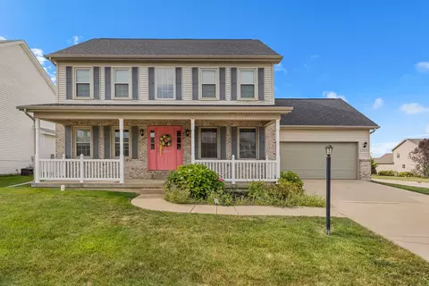 1701 Hunters Ridge Ct, Mahomet, IL 61853